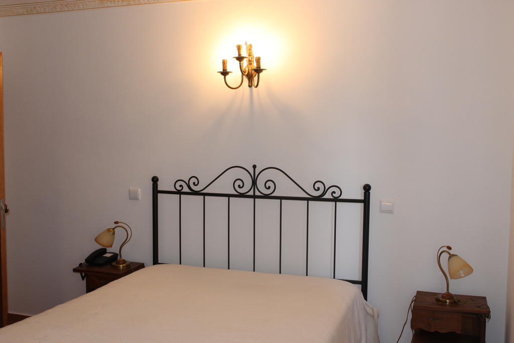 "O Viajante" Low Cost Hotel Estremoz Exterior foto