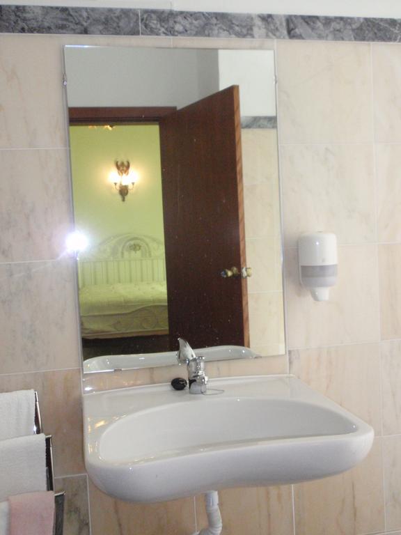 "O Viajante" Low Cost Hotel Estremoz Zimmer foto