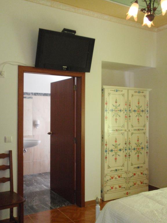 "O Viajante" Low Cost Hotel Estremoz Zimmer foto